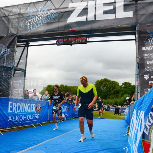 30.08.2026 - Elbe Triathlon Hamburg LAZAROV Photography http://msf.ph/oto/10080886 30.08.2026 11:17:35 Ziel 579, 580, 1148, 1621 meine-sportfotos.de