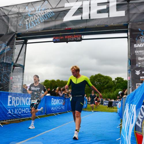 30.08.2026 - Elbe Triathlon Hamburg LAZAROV Photography http://msf.ph/oto/10080890 30.08.2026 11:17:36 Ziel 579, 580, 1148, 1621 meine-sportfotos.de