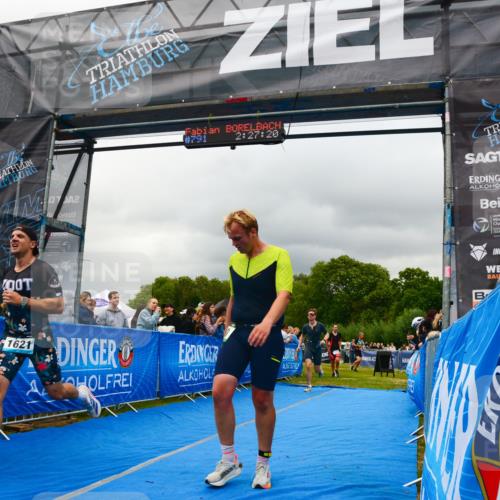 30.08.2026 - Elbe Triathlon Hamburg LAZAROV Photography http://msf.ph/oto/10080893 30.08.2026 11:17:36 Ziel 579, 580, 1148, 1621 meine-sportfotos.de
