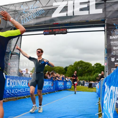 30.08.2026 - Elbe Triathlon Hamburg LAZAROV Photography http://msf.ph/oto/10080901 30.08.2026 11:17:39 Ziel 579, 580, 1148, 1621 meine-sportfotos.de