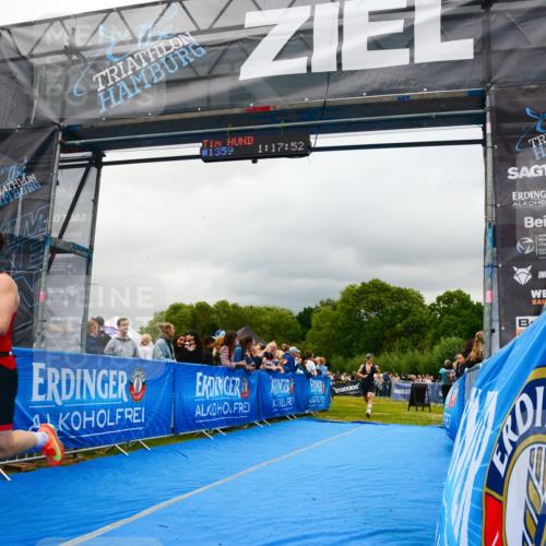 30.08.2026 - Elbe Triathlon Hamburg LAZAROV Photography http://msf.ph/oto/10080941 30.08.2026 11:18:07 Ziel 984, 1084 meine-sportfotos.de