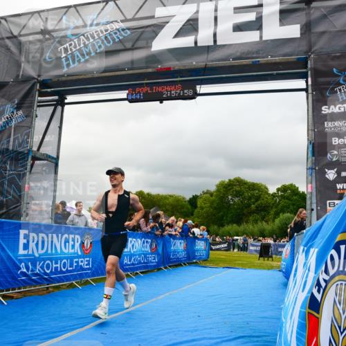 30.08.2026 - Elbe Triathlon Hamburg LAZAROV Photography http://msf.ph/oto/10080946 30.08.2026 11:18:10 Ziel 984, 1084 meine-sportfotos.de