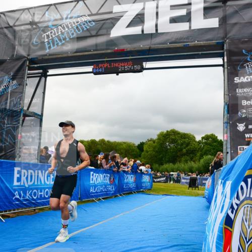 30.08.2026 - Elbe Triathlon Hamburg LAZAROV Photography http://msf.ph/oto/10080948 30.08.2026 11:18:10 Ziel 984, 1084 meine-sportfotos.de