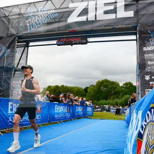 30.08.2026 - Elbe Triathlon Hamburg LAZAROV Photography http://msf.ph/oto/10080949 30.08.2026 11:18:11 Ziel 1084 meine-sportfotos.de