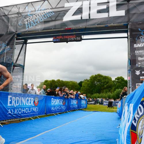 30.08.2026 - Elbe Triathlon Hamburg LAZAROV Photography http://msf.ph/oto/10080953 30.08.2026 11:18:11 Ziel 1084 meine-sportfotos.de