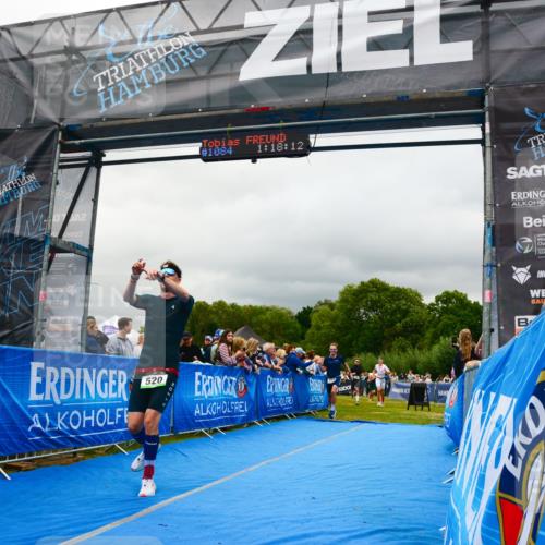 30.08.2026 - Elbe Triathlon Hamburg LAZAROV Photography http://msf.ph/oto/10080954 30.08.2026 11:18:21 Ziel 520, 548, 577, 1052 meine-sportfotos.de