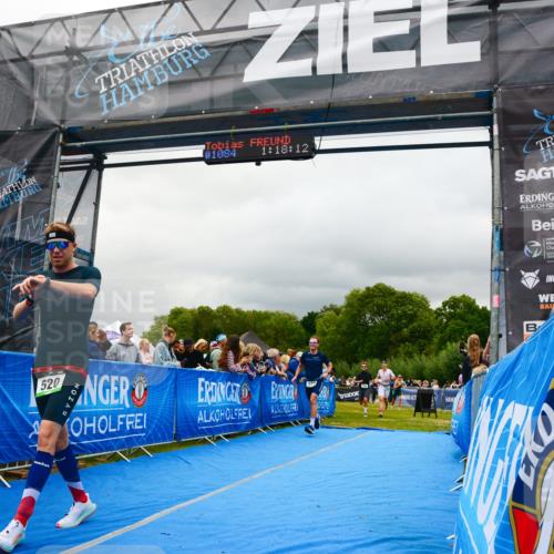 30.08.2026 - Elbe Triathlon Hamburg LAZAROV Photography http://msf.ph/oto/10080963 30.08.2026 11:18:22 Ziel 520, 548, 577, 1052 meine-sportfotos.de