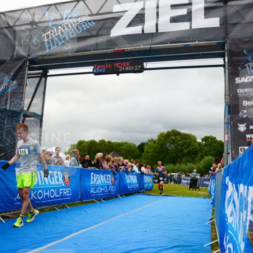 30.08.2026 - Elbe Triathlon Hamburg LAZAROV Photography http://msf.ph/oto/10081005 30.08.2026 11:18:40 Ziel 516, 1048, 1076 meine-sportfotos.de