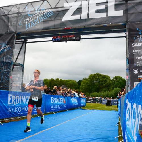 30.08.2026 - Elbe Triathlon Hamburg LAZAROV Photography http://msf.ph/oto/10081013 30.08.2026 11:18:43 Ziel 1076 meine-sportfotos.de