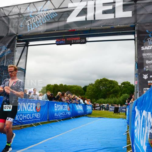 30.08.2026 - Elbe Triathlon Hamburg LAZAROV Photography http://msf.ph/oto/10081018 30.08.2026 11:18:43 Ziel 1076 meine-sportfotos.de