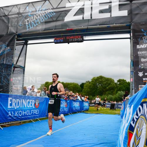 30.08.2026 - Elbe Triathlon Hamburg LAZAROV Photography http://msf.ph/oto/10081044 30.08.2026 11:19:08 Ziel 1049, 1083, 1898 meine-sportfotos.de