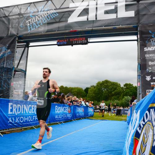 30.08.2026 - Elbe Triathlon Hamburg LAZAROV Photography http://msf.ph/oto/10081048 30.08.2026 11:19:08 Ziel 1049, 1083, 1898 meine-sportfotos.de