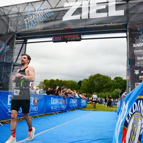 30.08.2026 - Elbe Triathlon Hamburg LAZAROV Photography http://msf.ph/oto/10081050 30.08.2026 11:19:08 Ziel 1049, 1083, 1898 meine-sportfotos.de