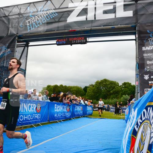 30.08.2026 - Elbe Triathlon Hamburg LAZAROV Photography http://msf.ph/oto/10081051 30.08.2026 11:19:09 Ziel 1049, 1083, 1898 meine-sportfotos.de