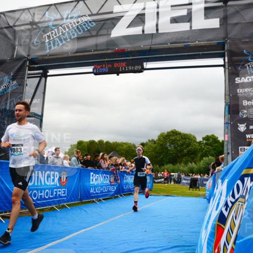 30.08.2026 - Elbe Triathlon Hamburg LAZAROV Photography http://msf.ph/oto/10081058 30.08.2026 11:19:13 Ziel 1049, 1083 meine-sportfotos.de