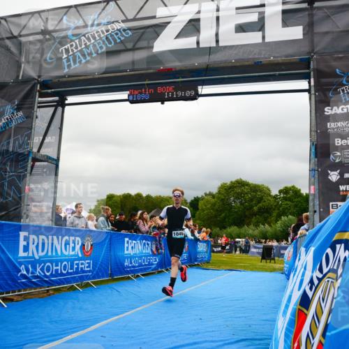 30.08.2026 - Elbe Triathlon Hamburg LAZAROV Photography http://msf.ph/oto/10081061 30.08.2026 11:19:13 Ziel 1049, 1083 meine-sportfotos.de