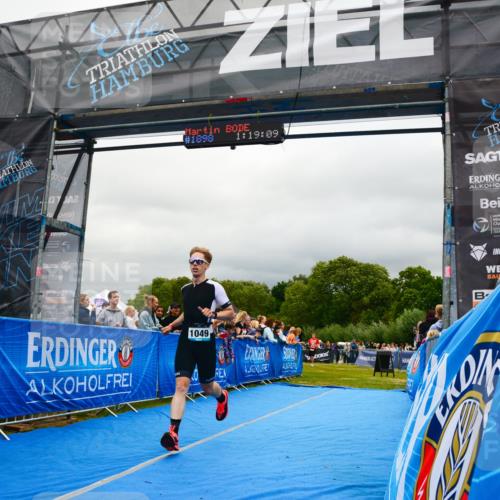 30.08.2026 - Elbe Triathlon Hamburg LAZAROV Photography http://msf.ph/oto/10081064 30.08.2026 11:19:13 Ziel 1049, 1083 meine-sportfotos.de