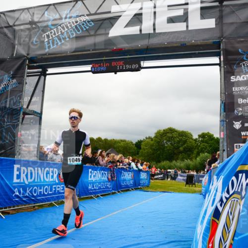 30.08.2026 - Elbe Triathlon Hamburg LAZAROV Photography http://msf.ph/oto/10081068 30.08.2026 11:19:14 Ziel 1044, 1049, 1083 meine-sportfotos.de