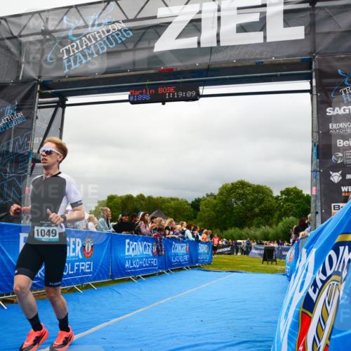 30.08.2026 - Elbe Triathlon Hamburg LAZAROV Photography http://msf.ph/oto/10081071 30.08.2026 11:19:14 Ziel 1044, 1049, 1083 meine-sportfotos.de