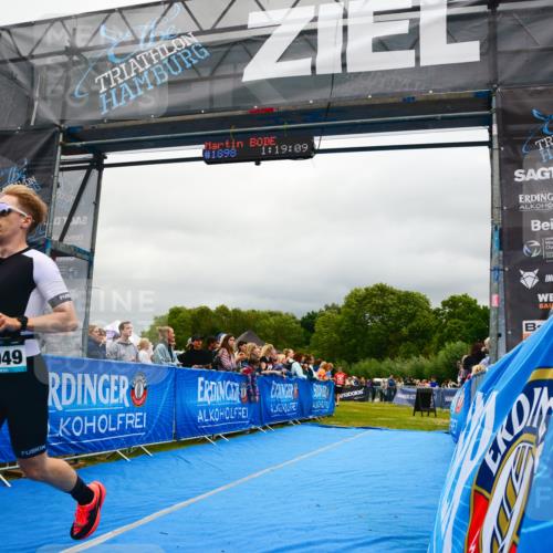 30.08.2026 - Elbe Triathlon Hamburg LAZAROV Photography http://msf.ph/oto/10081073 30.08.2026 11:19:14 Ziel 1044, 1049, 1083 meine-sportfotos.de