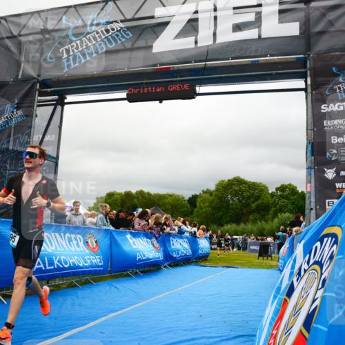 30.08.2026 - Elbe Triathlon Hamburg LAZAROV Photography http://msf.ph/oto/10081089 30.08.2026 11:19:31 Ziel 950, 995 meine-sportfotos.de