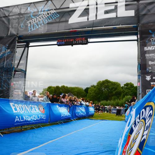 30.08.2026 - Elbe Triathlon Hamburg LAZAROV Photography http://msf.ph/oto/10081092 30.08.2026 11:19:31 Ziel 950, 995 meine-sportfotos.de