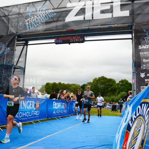 30.08.2026 - Elbe Triathlon Hamburg LAZAROV Photography http://msf.ph/oto/10081110 30.08.2026 11:19:40 Ziel 1091, 1108, 1111 meine-sportfotos.de