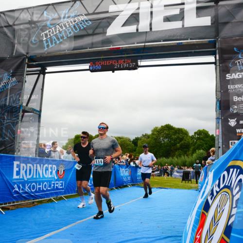 30.08.2026 - Elbe Triathlon Hamburg LAZAROV Photography http://msf.ph/oto/10081117 30.08.2026 11:19:41 Ziel 1091, 1108, 1111 meine-sportfotos.de
