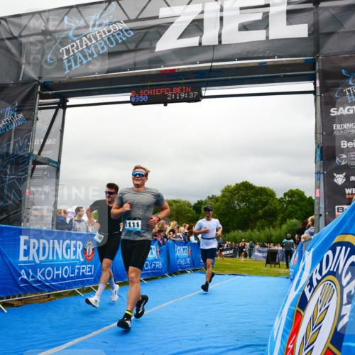 30.08.2026 - Elbe Triathlon Hamburg LAZAROV Photography http://msf.ph/oto/10081119 30.08.2026 11:19:41 Ziel 1091, 1108, 1111 meine-sportfotos.de