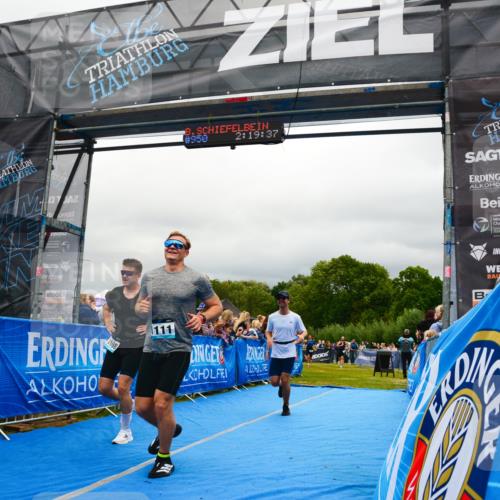 30.08.2026 - Elbe Triathlon Hamburg LAZAROV Photography http://msf.ph/oto/10081120 30.08.2026 11:19:41 Ziel 1091, 1108, 1111 meine-sportfotos.de