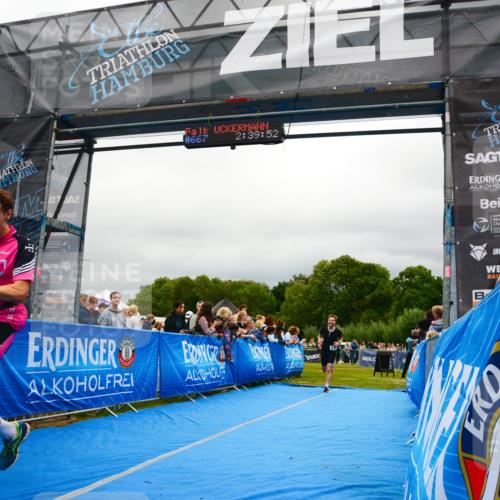 30.08.2026 - Elbe Triathlon Hamburg LAZAROV Photography http://msf.ph/oto/10081174 30.08.2026 11:20:02 Ziel 572, 725, 1071 meine-sportfotos.de
