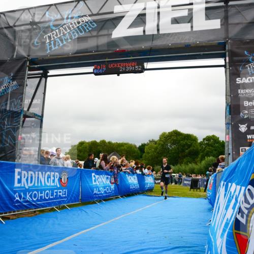 30.08.2026 - Elbe Triathlon Hamburg LAZAROV Photography http://msf.ph/oto/10081176 30.08.2026 11:20:02 Ziel 572, 725, 1071 meine-sportfotos.de