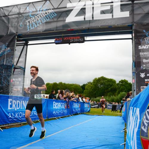 30.08.2026 - Elbe Triathlon Hamburg LAZAROV Photography http://msf.ph/oto/10081182 30.08.2026 11:20:04 Ziel 572, 725, 1071 meine-sportfotos.de