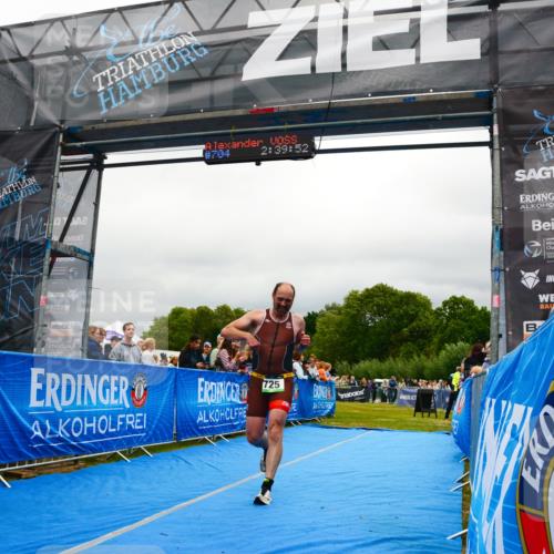 30.08.2026 - Elbe Triathlon Hamburg LAZAROV Photography http://msf.ph/oto/10081190 30.08.2026 11:20:07 Ziel 572, 725 meine-sportfotos.de