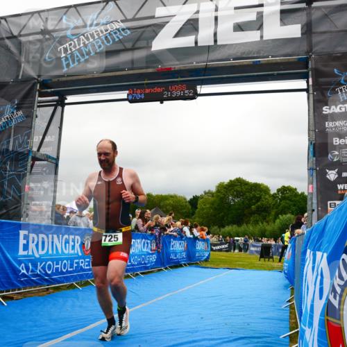 30.08.2026 - Elbe Triathlon Hamburg LAZAROV Photography http://msf.ph/oto/10081195 30.08.2026 11:20:07 Ziel 572, 725 meine-sportfotos.de