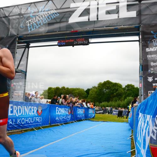 30.08.2026 - Elbe Triathlon Hamburg LAZAROV Photography http://msf.ph/oto/10081200 30.08.2026 11:20:08 Ziel 725 meine-sportfotos.de