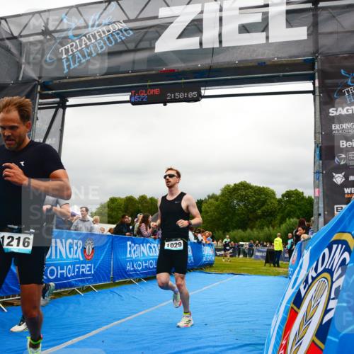 30.08.2026 - Elbe Triathlon Hamburg LAZAROV Photography http://msf.ph/oto/10081217 30.08.2026 11:20:22 Ziel 1013, 1029, 1094, 1216 meine-sportfotos.de