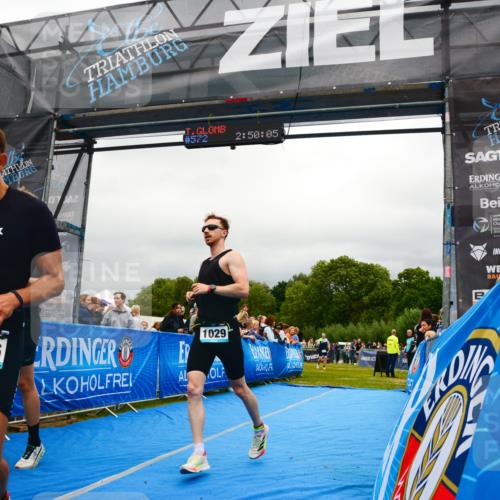 30.08.2026 - Elbe Triathlon Hamburg LAZAROV Photography http://msf.ph/oto/10081218 30.08.2026 11:20:23 Ziel 1013, 1029, 1094, 1216 meine-sportfotos.de
