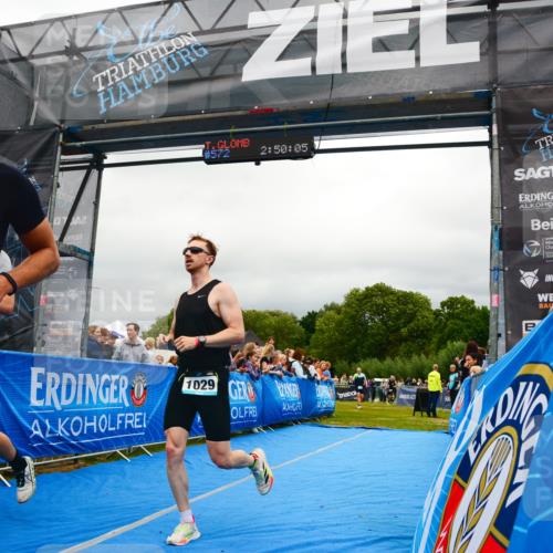 30.08.2026 - Elbe Triathlon Hamburg LAZAROV Photography http://msf.ph/oto/10081220 30.08.2026 11:20:23 Ziel 1013, 1029, 1094, 1216 meine-sportfotos.de