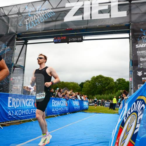 30.08.2026 - Elbe Triathlon Hamburg LAZAROV Photography http://msf.ph/oto/10081222 30.08.2026 11:20:23 Ziel 1013, 1029, 1094, 1216 meine-sportfotos.de