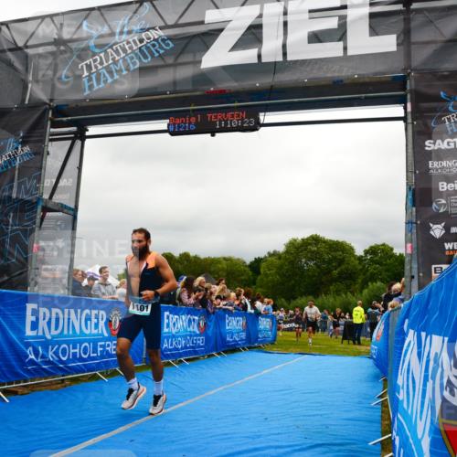 30.08.2026 - Elbe Triathlon Hamburg LAZAROV Photography http://msf.ph/oto/10081247 30.08.2026 11:20:39 Ziel 886, 1059, 1101 meine-sportfotos.de