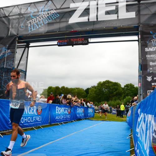 30.08.2026 - Elbe Triathlon Hamburg LAZAROV Photography http://msf.ph/oto/10081252 30.08.2026 11:20:40 Ziel 886, 1059, 1101 meine-sportfotos.de