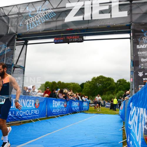 30.08.2026 - Elbe Triathlon Hamburg LAZAROV Photography http://msf.ph/oto/10081254 30.08.2026 11:20:40 Ziel 886, 1059, 1101 meine-sportfotos.de