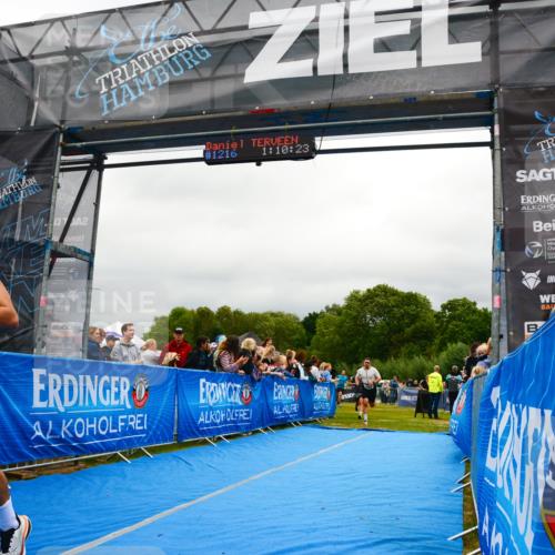 30.08.2026 - Elbe Triathlon Hamburg LAZAROV Photography http://msf.ph/oto/10081255 30.08.2026 11:20:40 Ziel 886, 1059, 1101 meine-sportfotos.de