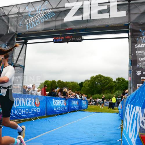 30.08.2026 - Elbe Triathlon Hamburg LAZAROV Photography http://msf.ph/oto/10081269 30.08.2026 11:20:45 Ziel 886, 1059 meine-sportfotos.de