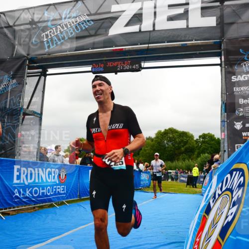 30.08.2026 - Elbe Triathlon Hamburg LAZAROV Photography http://msf.ph/oto/10081314 30.08.2026 11:21:04 Ziel 735, 1100, 1212, 1225, 1276 meine-sportfotos.de