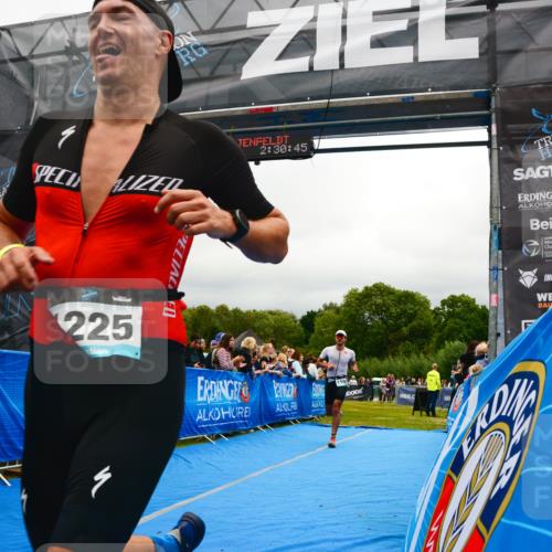 30.08.2026 - Elbe Triathlon Hamburg LAZAROV Photography http://msf.ph/oto/10081317 30.08.2026 11:21:05 Ziel 735, 1100, 1212, 1225, 1276 meine-sportfotos.de