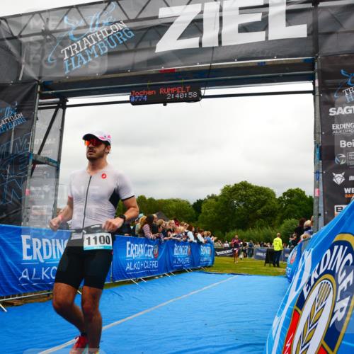 30.08.2026 - Elbe Triathlon Hamburg LAZAROV Photography http://msf.ph/oto/10081330 30.08.2026 11:21:07 Ziel 999, 1100, 1225, 1276 meine-sportfotos.de