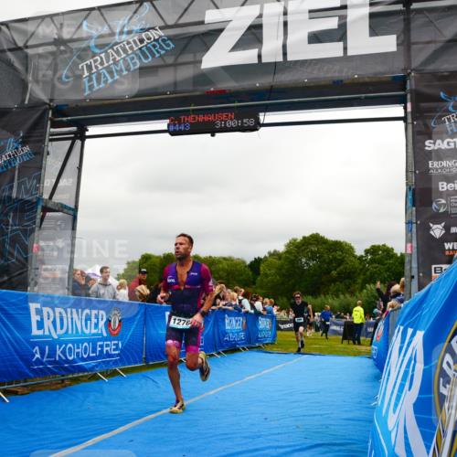 30.08.2026 - Elbe Triathlon Hamburg LAZAROV Photography http://msf.ph/oto/10081332 30.08.2026 11:21:12 Ziel 999, 1017, 1276 meine-sportfotos.de