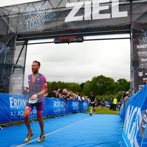 30.08.2026 - Elbe Triathlon Hamburg LAZAROV Photography http://msf.ph/oto/10081337 30.08.2026 11:21:13 Ziel 999, 1017, 1276 meine-sportfotos.de